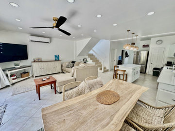 Open Plan Dining & Living area