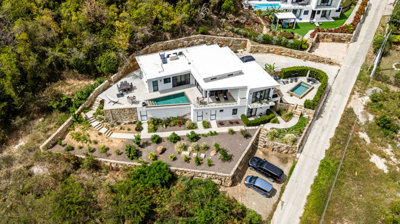 1 - , Villa