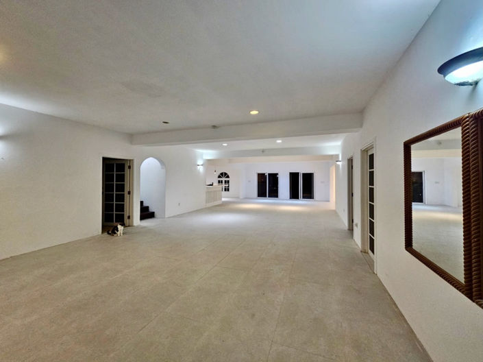 Image No.10-5 Bed Villa for sale