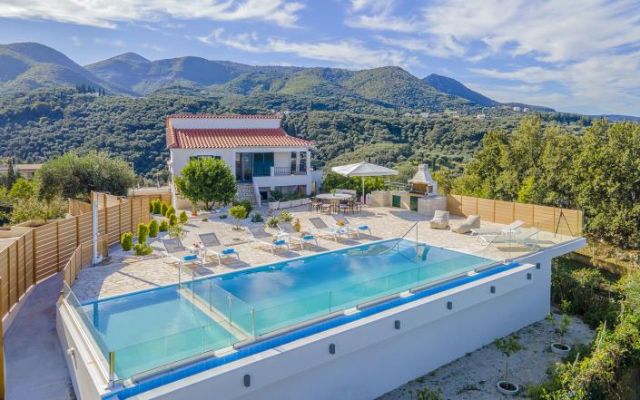 Image No.1-5 Bed Villa for sale