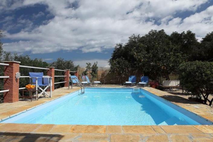 Image No.1-4 Bed Apartment for sale