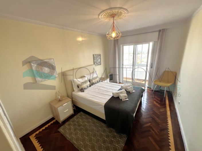 Image No.28-6 Bed Apartment for sale