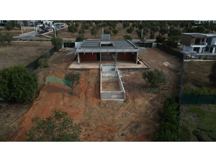 Image No.12-4 Bed House for sale