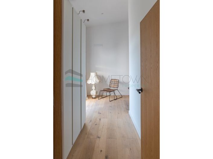 Image No.11-3 Bed House for sale