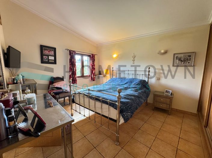 Image No.11-3 Bed House for sale