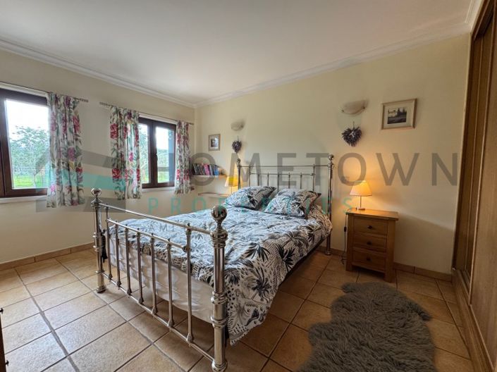 Image No.12-3 Bed House for sale