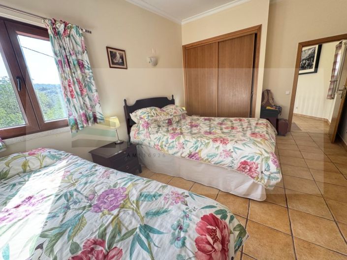 Image No.15-3 Bed House for sale