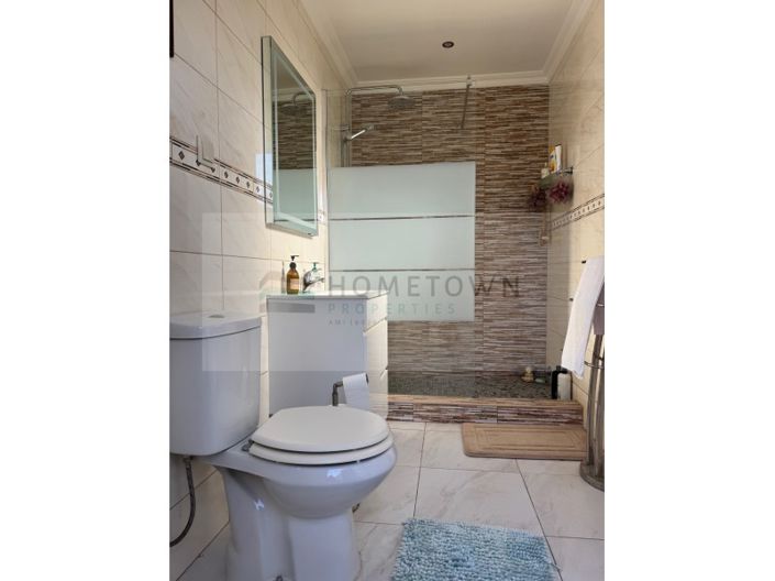 Image No.18-3 Bed House for sale