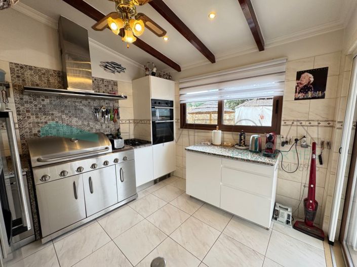 Image No.7-3 Bed House for sale