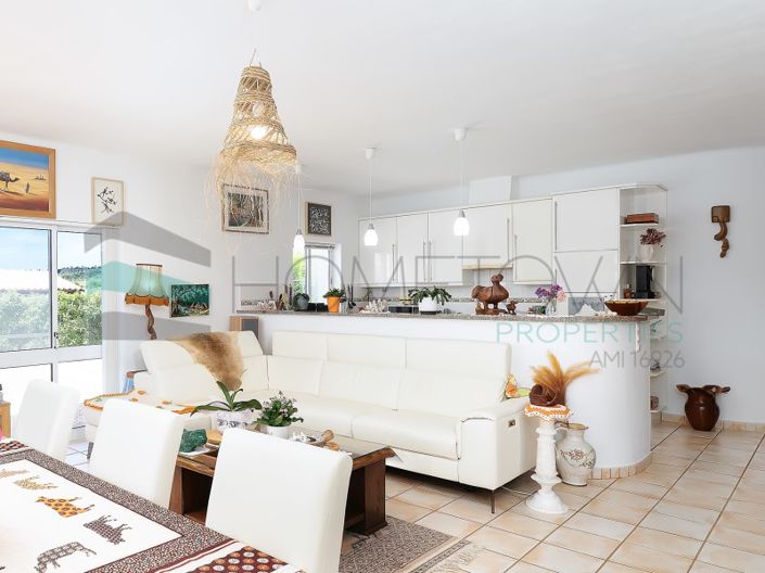 Image No.10-4 Bed House for sale