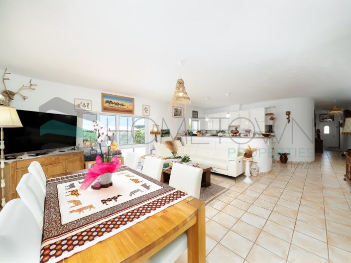 Image No.11-4 Bed House for sale