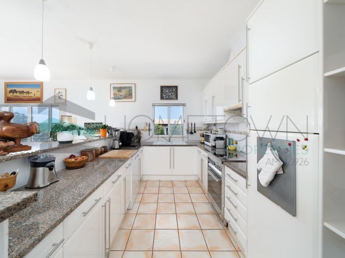 Image No.12-4 Bed House for sale