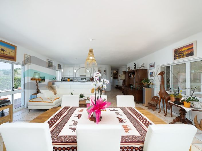 Image No.15-4 Bed House for sale