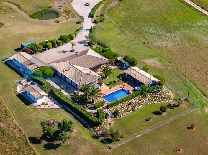 Image No.2-4 Bed House for sale