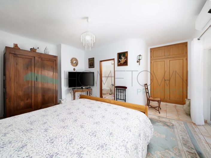 Image No.24-4 Bed House for sale