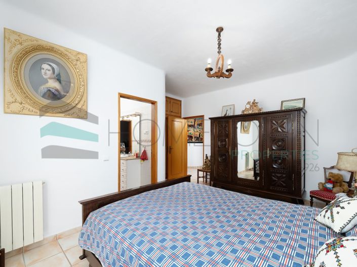 Image No.29-4 Bed House for sale