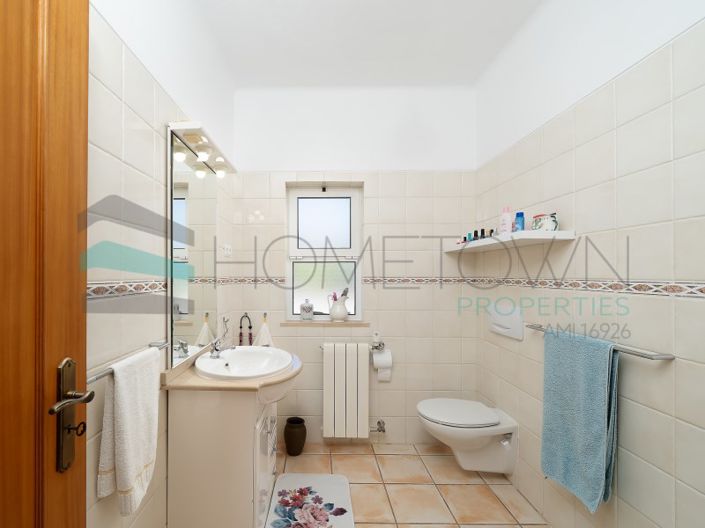 Image No.36-4 Bed House for sale