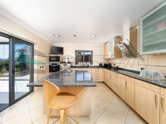 Image No.13-3 Bed House for sale