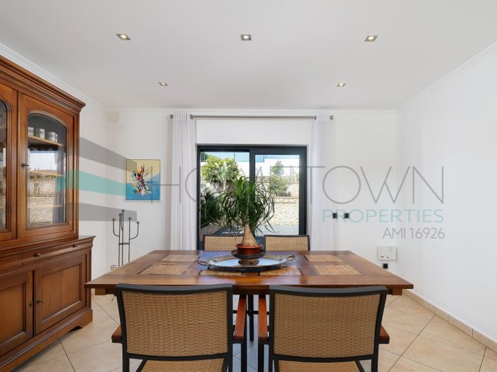 Image No.14-3 Bed House for sale