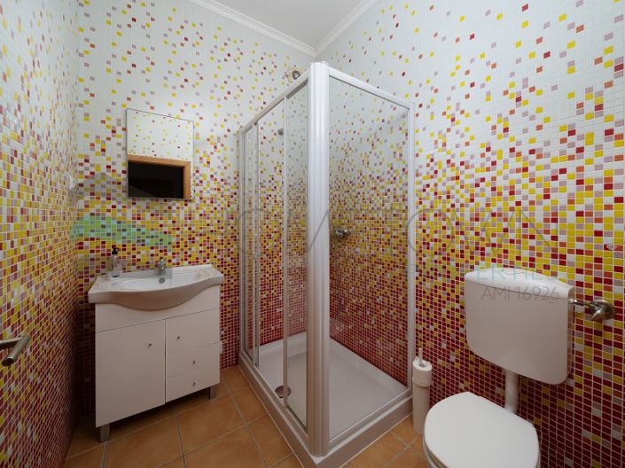 Image No.32-3 Bed House for sale