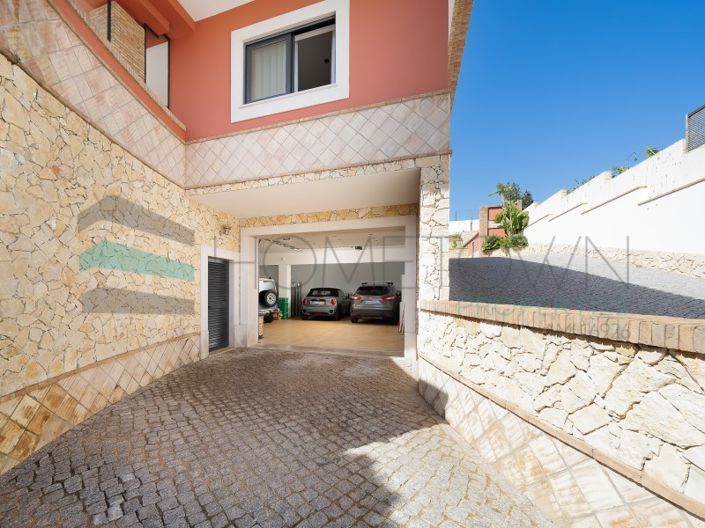 Image No.41-3 Bed House for sale