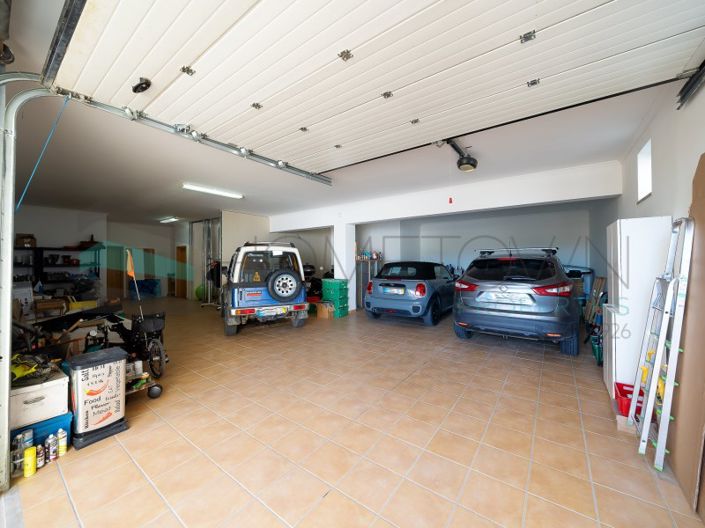 Image No.42-3 Bed House for sale