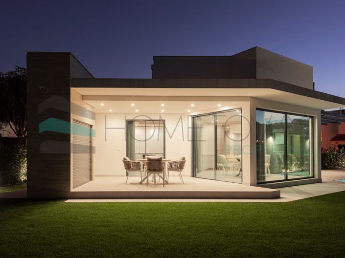 Image No.17-4 Bed House for sale