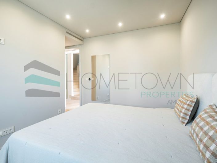 Image No.25-4 Bed House for sale