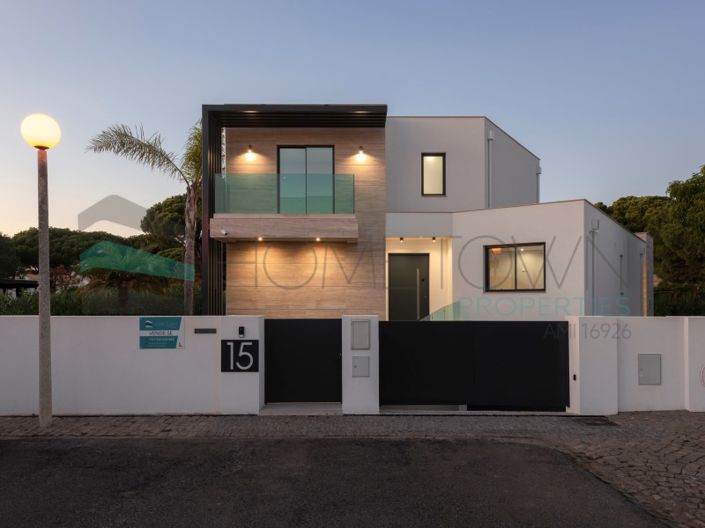 Image No.47-4 Bed House for sale