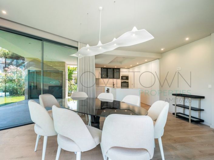 Image No.8-4 Bed House for sale