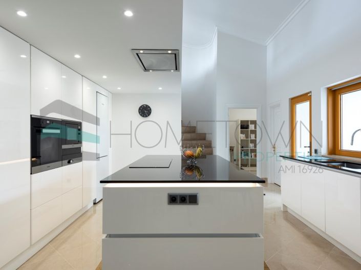 Image No.12-5 Bed House for sale