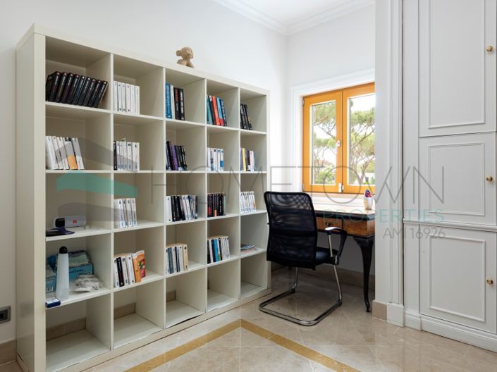 Image No.21-5 Bed House for sale