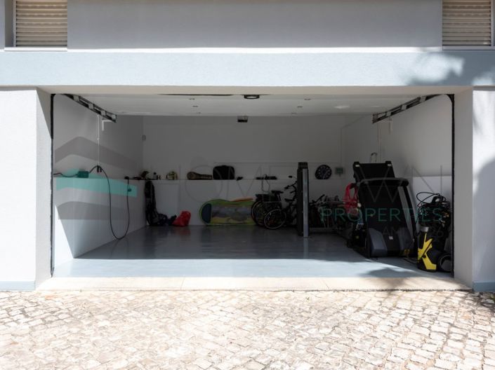 Image No.36-5 Bed House for sale