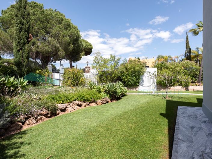 Image No.38-5 Bed House for sale