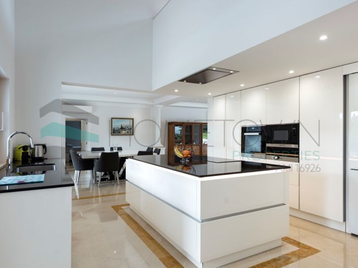 Image No.4-5 Bed House for sale