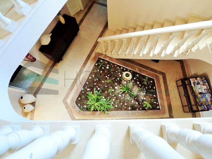 Image No.15-5 Bed House for sale