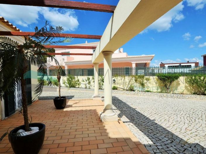 Image No.2-5 Bed House for sale