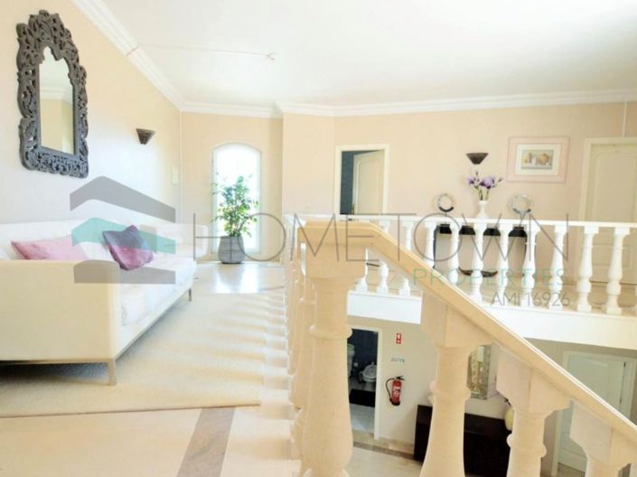 Image No.5-5 Bed House for sale