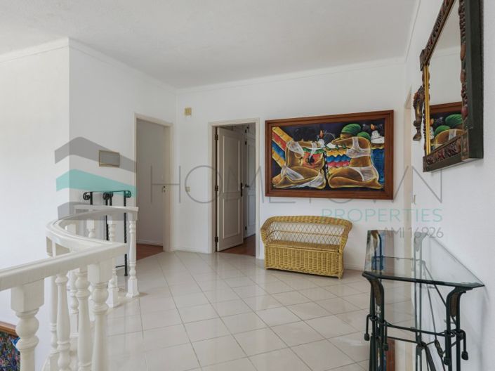 Image No.30-7 Bed House for sale