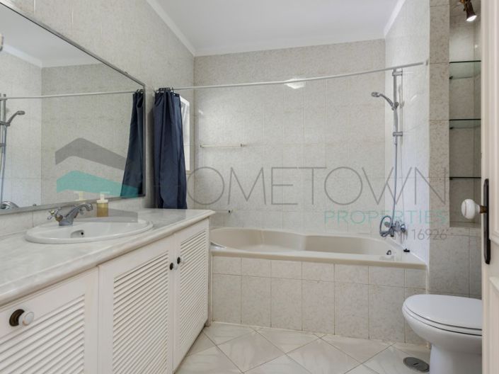 Image No.36-7 Bed House for sale