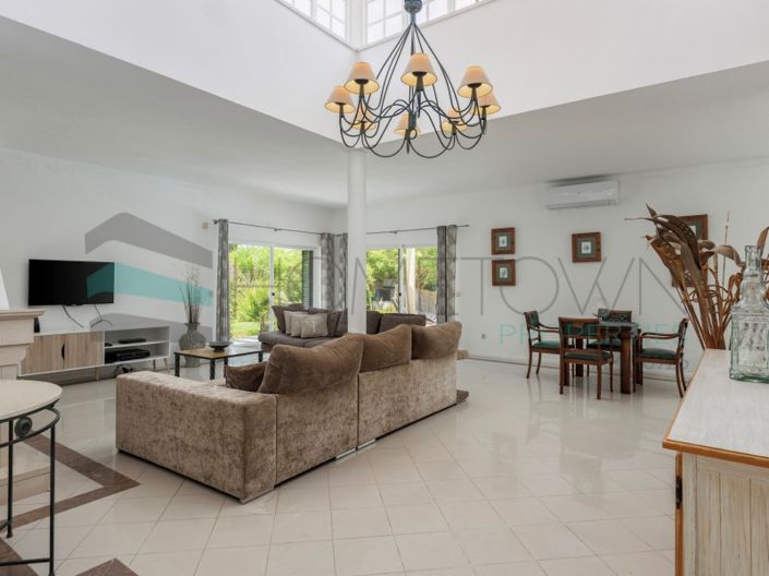 Image No.5-7 Bed House for sale