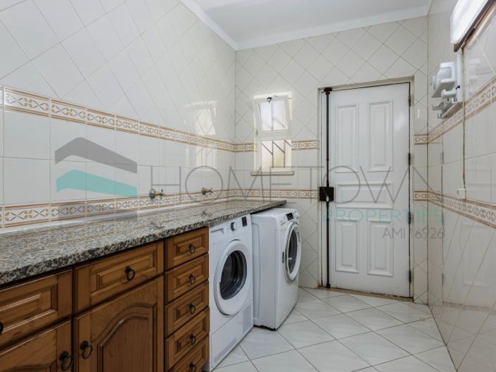 Image No.56-7 Bed House for sale