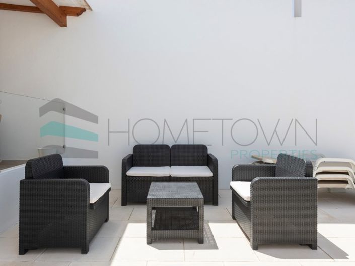 Image No.18-4 Bed House for sale