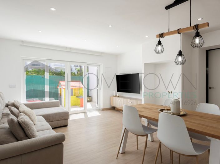 Image No.2-4 Bed House for sale