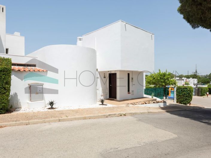 Image No.50-4 Bed House for sale