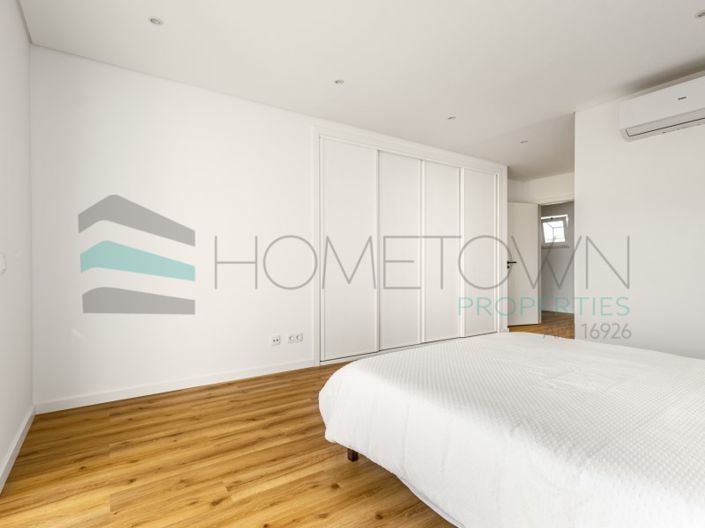 Image No.16-4 Bed House for sale