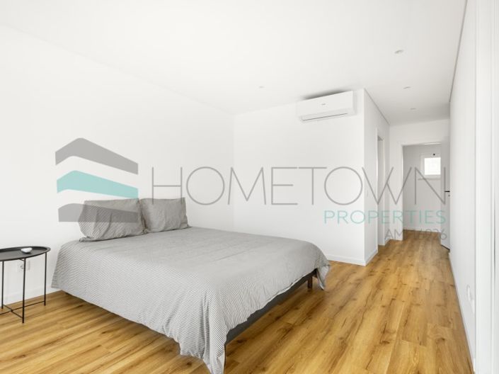 Image No.28-4 Bed House for sale