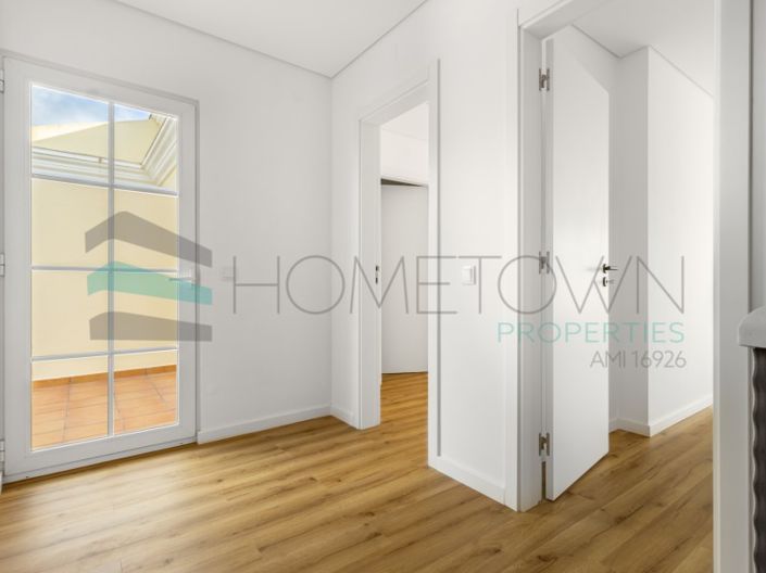 Image No.30-4 Bed House for sale