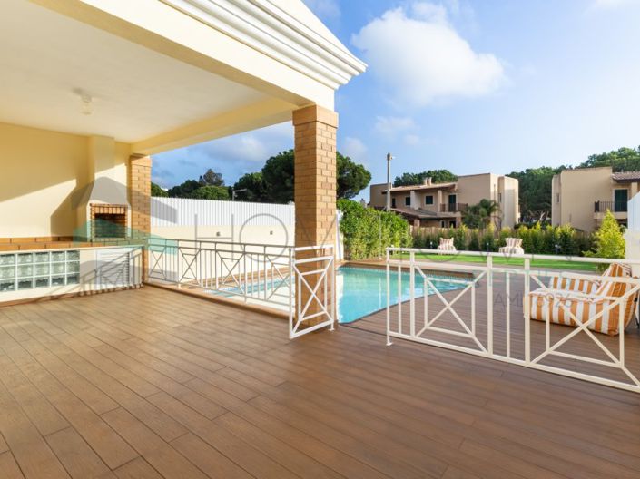 Image No.6-4 Bed House for sale