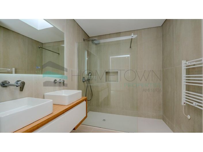 Image No.10-3 Bed House for sale